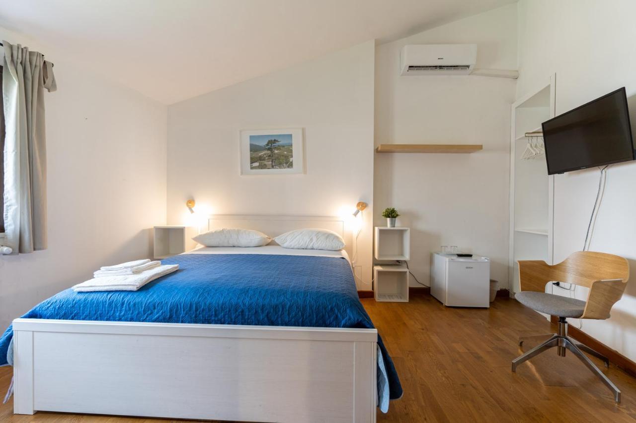 Casa Dell'Escursionista Bed & Breakfast Cerchiara di Calabria Екстериор снимка